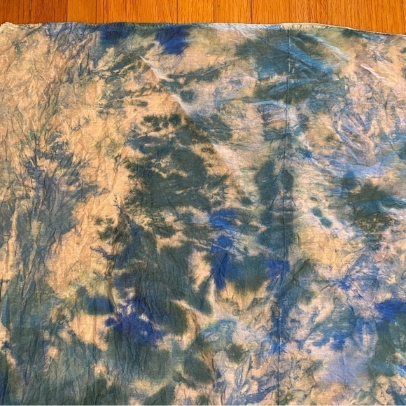Organic cotton scarf, one of a kind art to wear tie dye square, blue and green - Picture 3 of 8